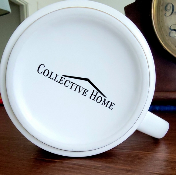 White Mug with Gold Letter R - Picture 4 of 4